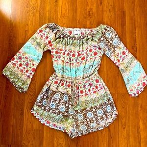 women’s small hawaiian floral print romper, boatneck with flare 3/4 sleeves